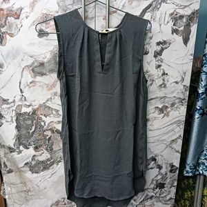 Sleeveless👗 V-Neck Black Tunic Top