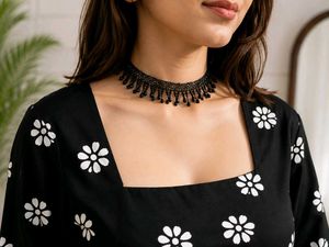Black Floral Print Square Neck Top_S