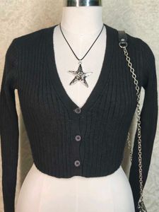 Chic Black Cropped Cardigan