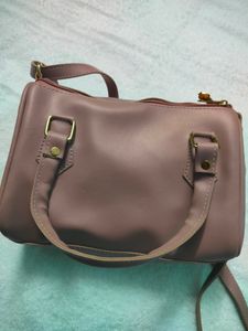 🆓🚚 Sling Bag In Peach Color 🟤 (Very Spacious)