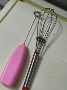 Pink Electric Milk Frother &amp; Whisk Set new conditi