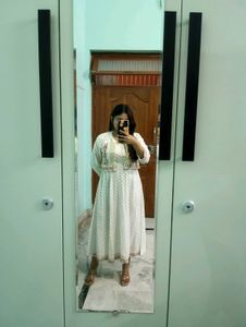 Elegant Floral Embroidered Kurta Set