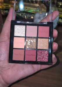 9 Color shimmer Eyeshadow Palette