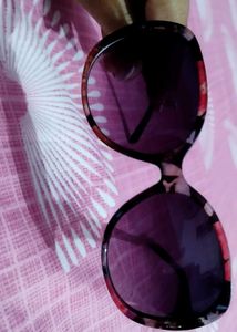 Stylish Tortoiseshell Sunglasses