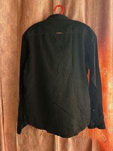 Men's Black Button-Up Shirt