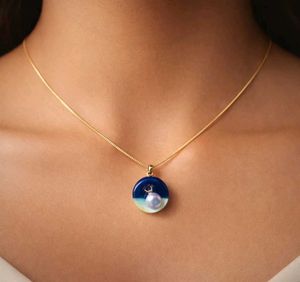Unique Resin Pearl Pendant Necklace