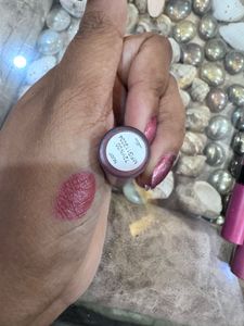 Matte Lipstick Swatch