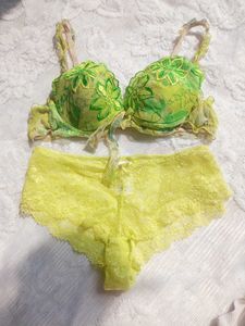 Lace Floral Bra and Panty Set