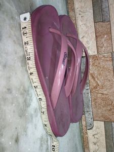 8.5 Or 9 It Is Most Comfortable And Soft Slippers In New Condition
