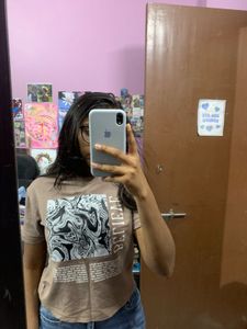 Graphic Cropped Tee