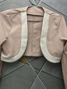 Chic Cropped Jacket