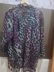 Chic Leopard Print Tunic Top