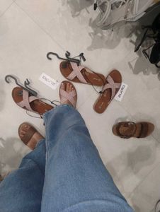 Zudio Pink Embellished Sandals