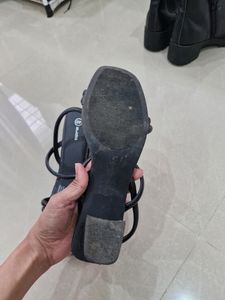 Chic Black Strap Sandals
