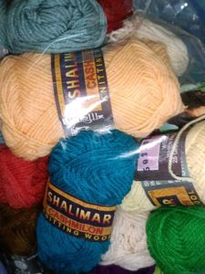 Acrylic knitting yarns