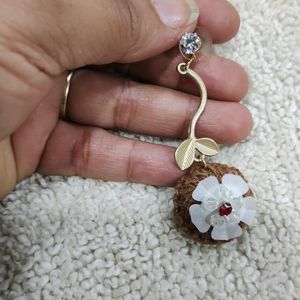 Designer earing