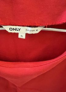 Red "LA95 California" Graphic Tee