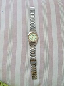 Classic Analog Wristwatch