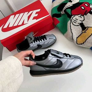 Nike Cortez Sneakers