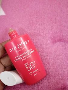 Dot &amp; Key Strawberry Tinted Sunscreen SPF 50+