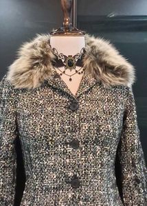 Elegant Tweed Jacket with Faux Fur Collar