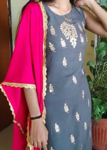 Elegant Grey Kurta Set with Pink Dupatta