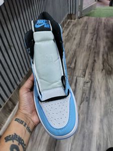 Air Jordan 1 Retro University Blue