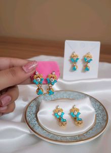 Elegant Gold &amp; Blue Stone Dangle Earrings