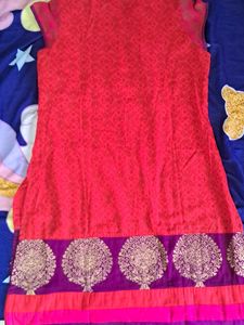 Women Panelled Straight Kurta, Block Printed With