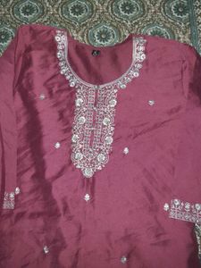 Embroidered Kurti Set