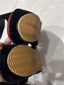 Beautiful Party Wear Sandals