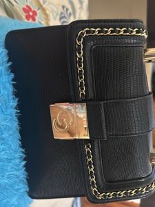 Chic Black Textured Shoulder Bag with Gold Chain