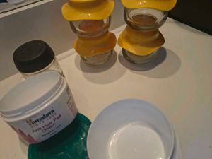 Set of 7 container all 5 are glass 2 plastic new o