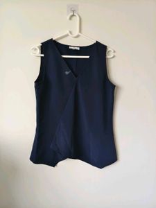 Chic Sleeveless Navy Blue Top