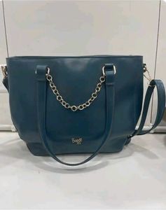 Stylish Teal Handbag with Gold Chain