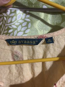 Avaasa Elegant Yellow Embroidered Kurta