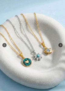 3 pieces Chic Trio of Pendants Necklace Set