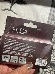Huda Beauty 5D Eyelash