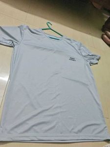 gray plain tshirt