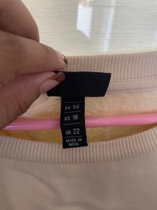Imported Elesse Crop Sweater 🥹