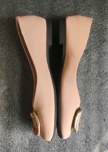 Elegant Ballet Flats with Gold Buckle