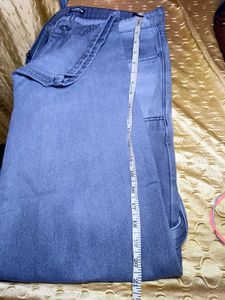 Stylish Men's Grey Denim Jeans