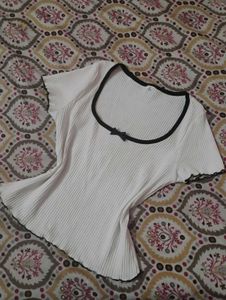 ❤️Ribbed White Top with Black Trim❤️