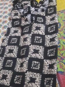 Stylish Black &amp; White Printed Kurta