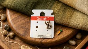 Cute Bunny &amp; Carrot Earrings