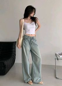Light Wash Wide Leg Jeans 🎀