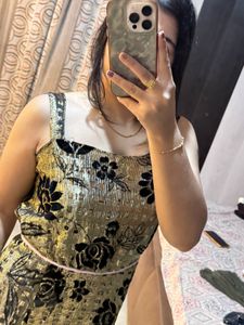 Stunning Ethnic Gown with Floral Print❤️