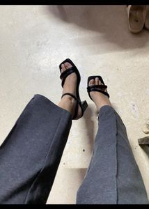 Chic Black Block Heel Sandals