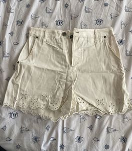 Chic White Embroidered Shorts