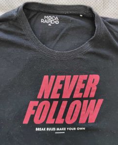 Men's Black T shirt with logo Never Follow